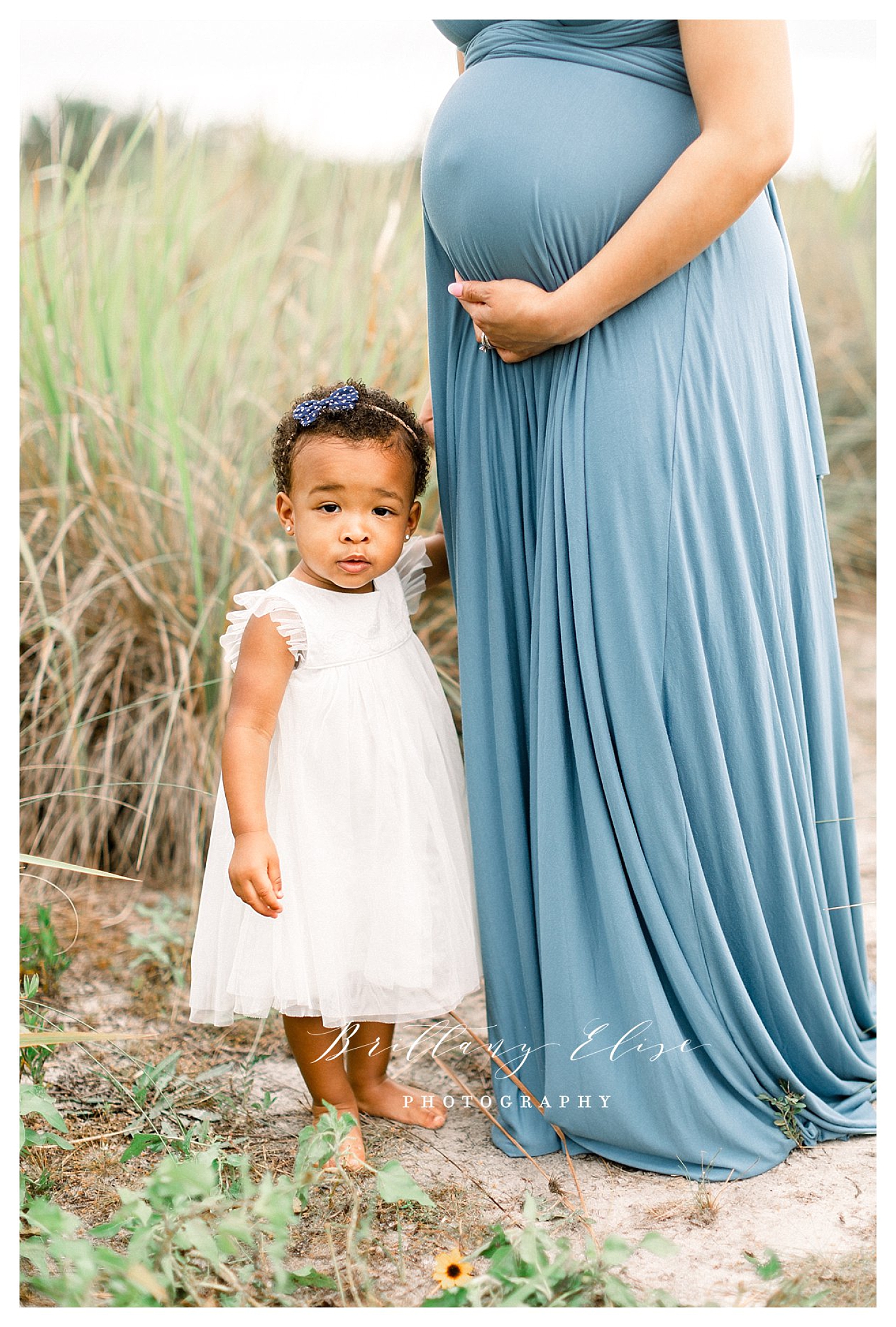 Outdoor Family Maternity Photographer in Tampa, FL