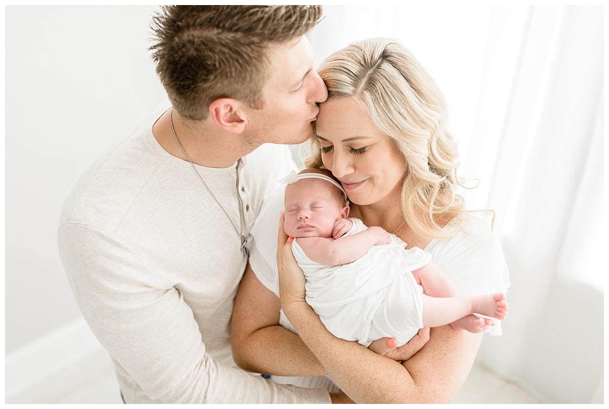 Pro Golfer Brittany Lincicome Welcomes Baby Girl Emery | Tampa, FL newborn photography session