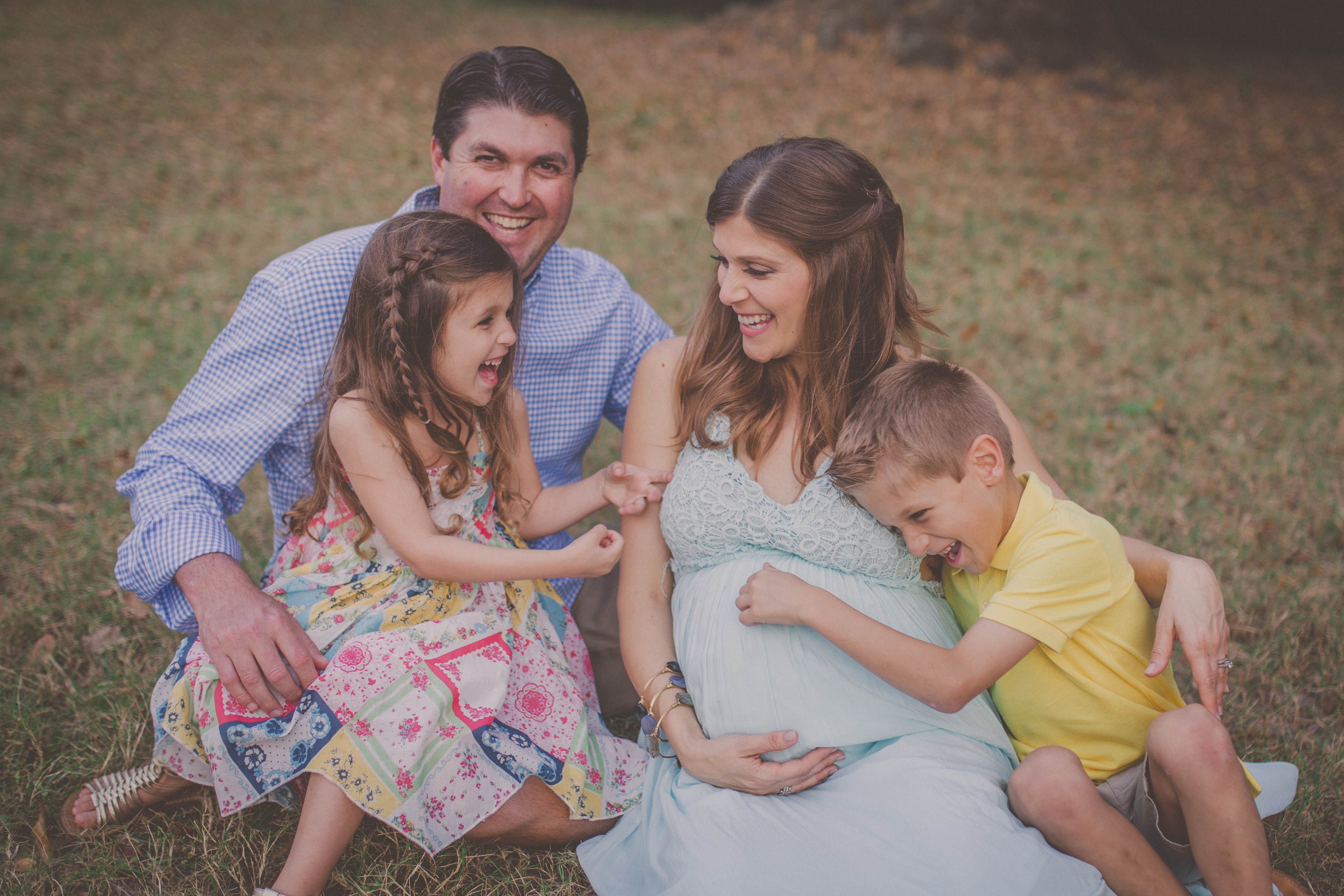 Natural light maternity photographer in Tampa, Fl