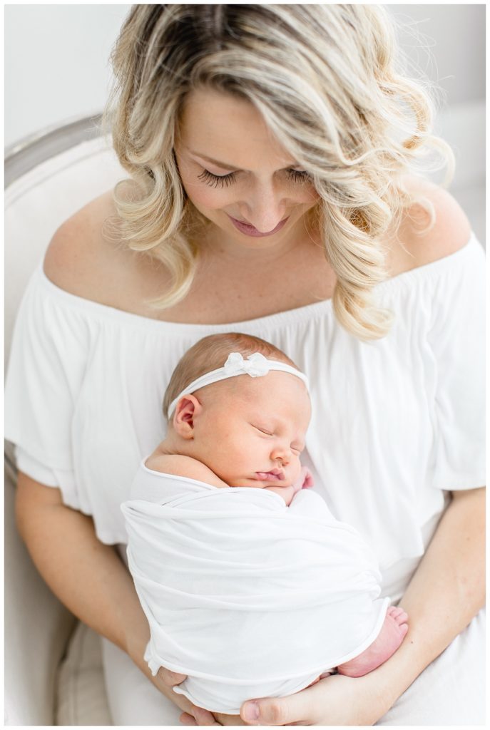 Tampa, FL newborn natural light studio photographer | Paswater Newborn Session