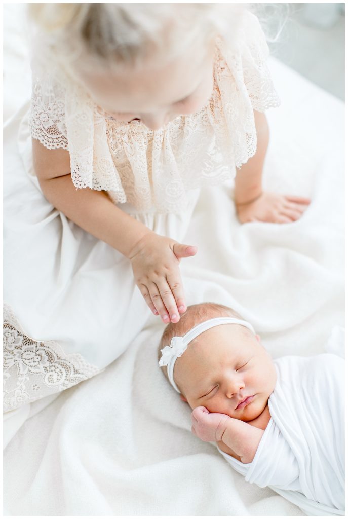 Tampa, FL newborn natural light studio photographer | Paswater Newborn Session