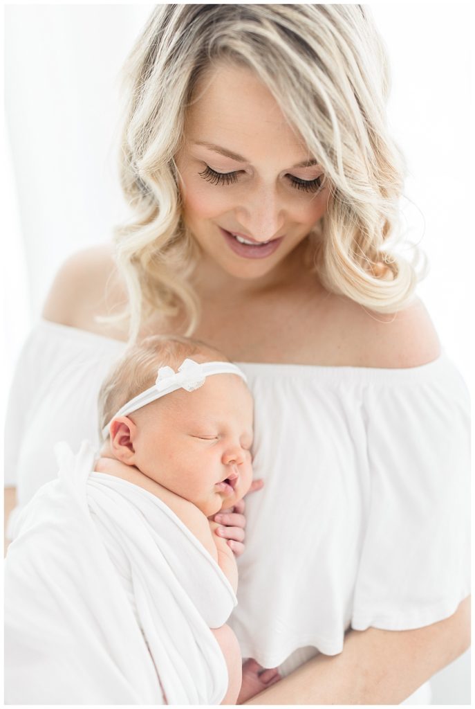 Tampa, FL newborn natural light studio photographer | Paswater Newborn Session